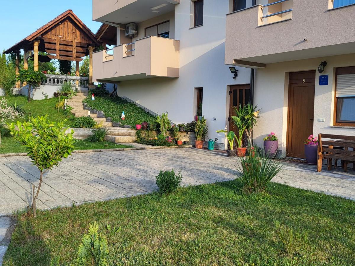 Guest House Buncic Rooms & Apartments Slunj Exterior foto